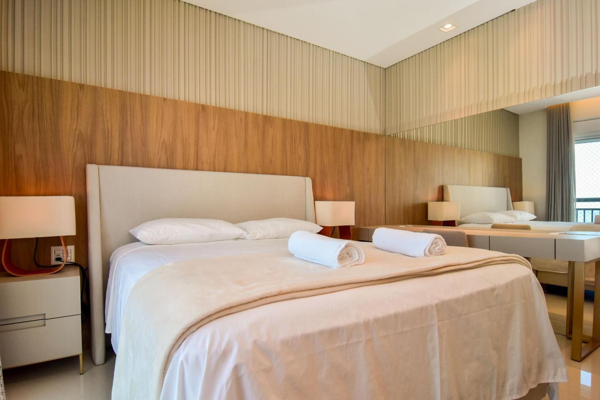 Apartamento Luxo Vista Mar A 250 Mts Da Praia, Rua 2850 Ug2425