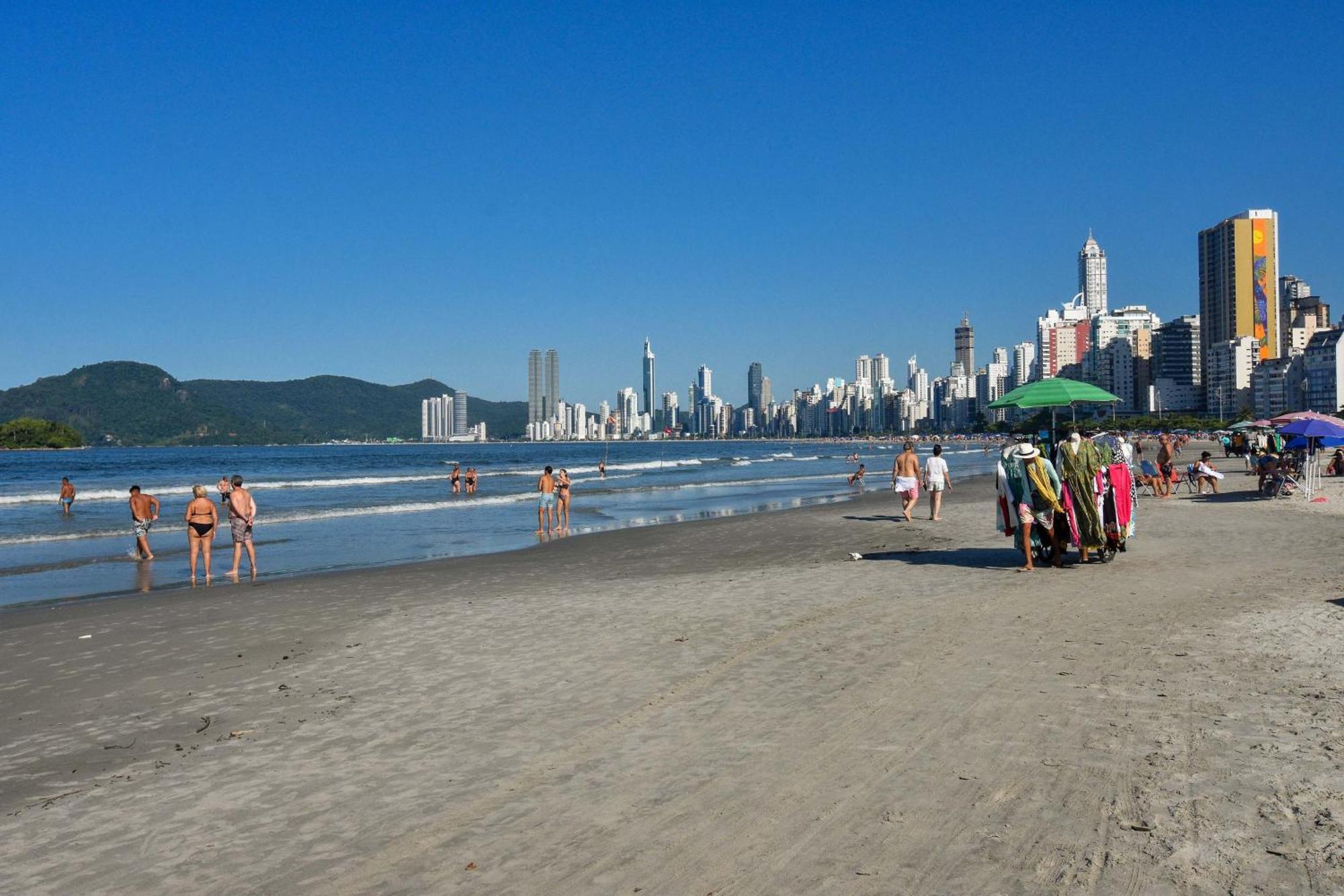 Luxo Vista Mar A 250 Mts Da Praia, Rua 2850 Ug2425