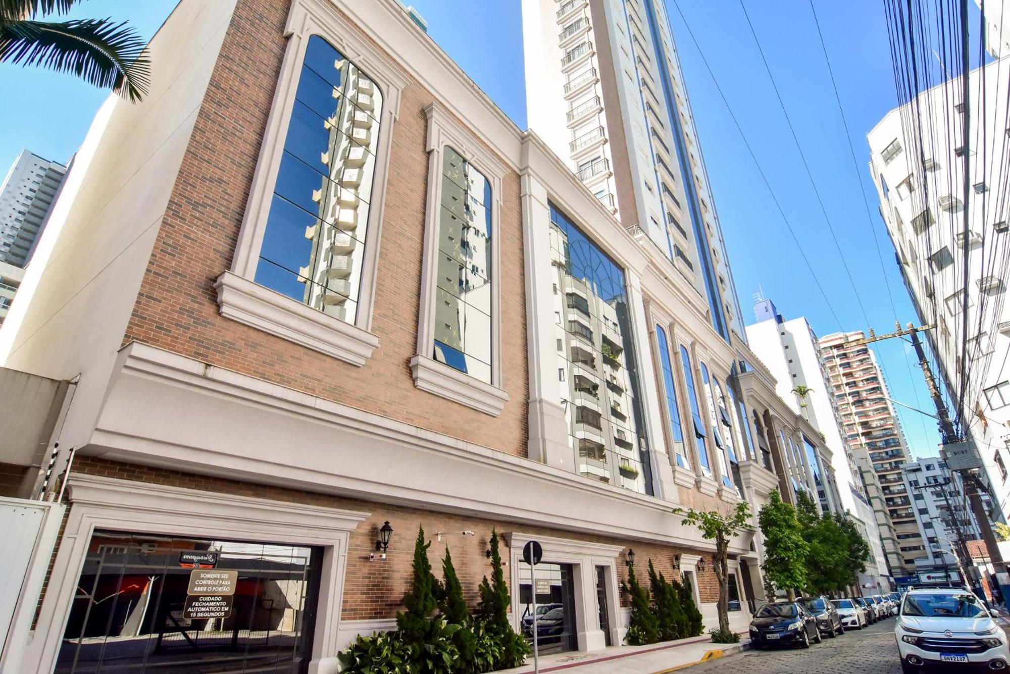Apartamento Luxo Vista Mar A 250 Mts Da Praia, Rua 2850 Ug2425